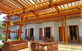 Oasis Hotel