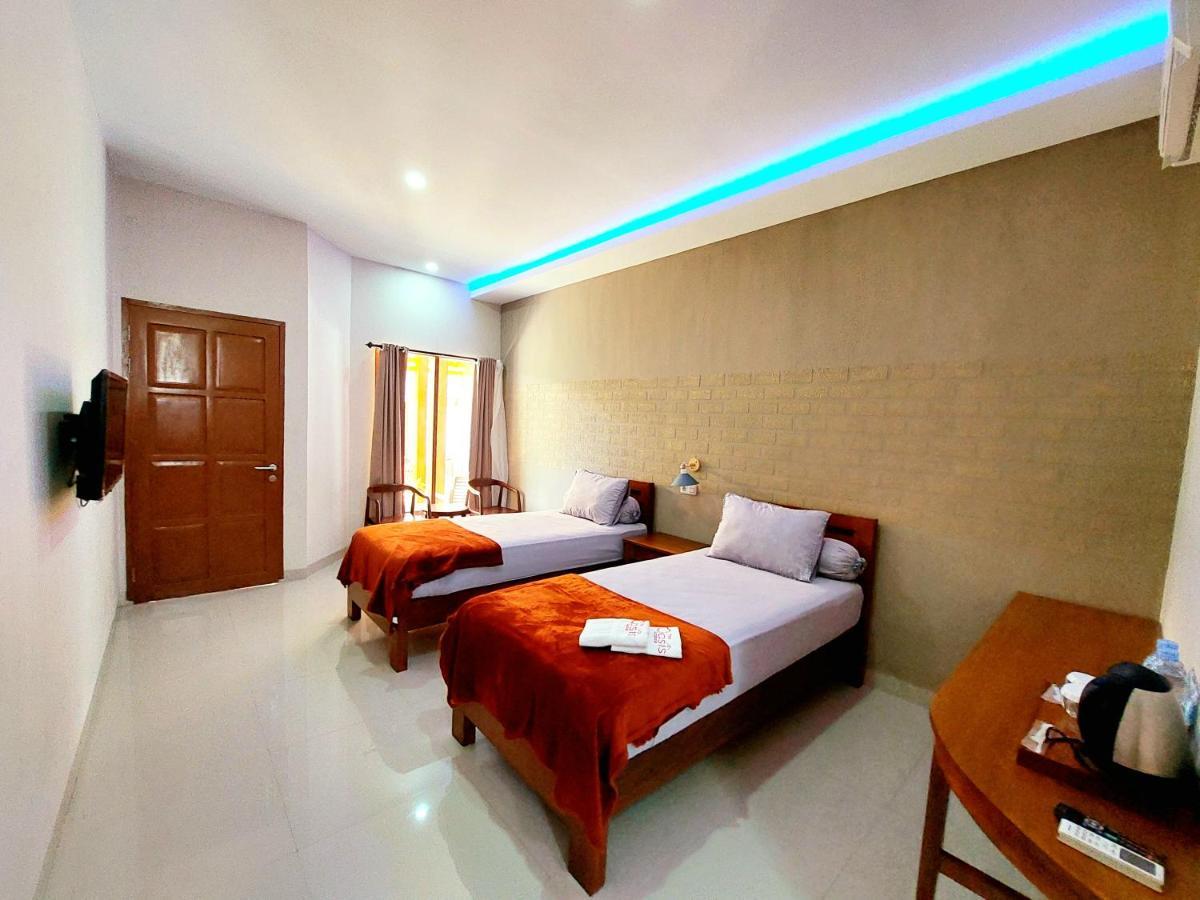 Oasis Hotel Ampana Bagian luar foto