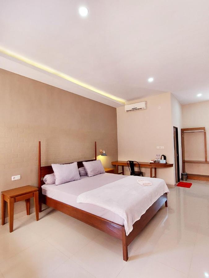 Oasis Hotel Ampana Bagian luar foto