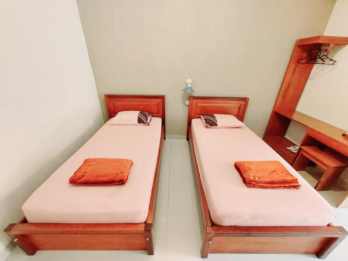 Oasis Hotel Ampana Bagian luar foto