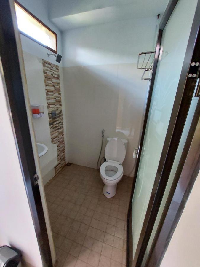 Oasis Hotel Ampana Bagian luar foto