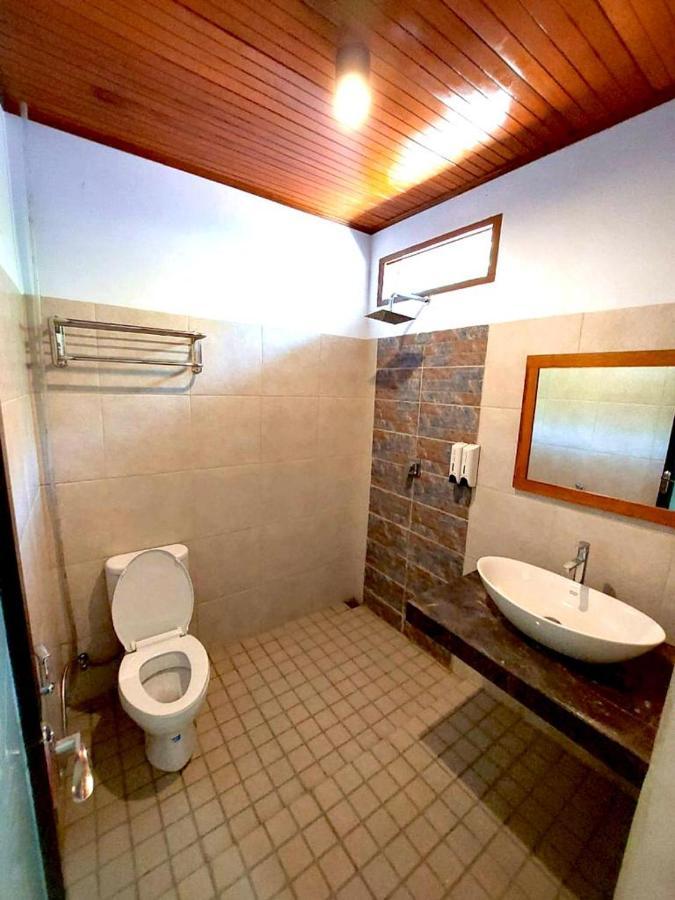 Oasis Hotel Ampana Bagian luar foto