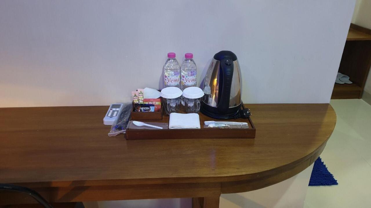 Oasis Hotel Ampana Bagian luar foto