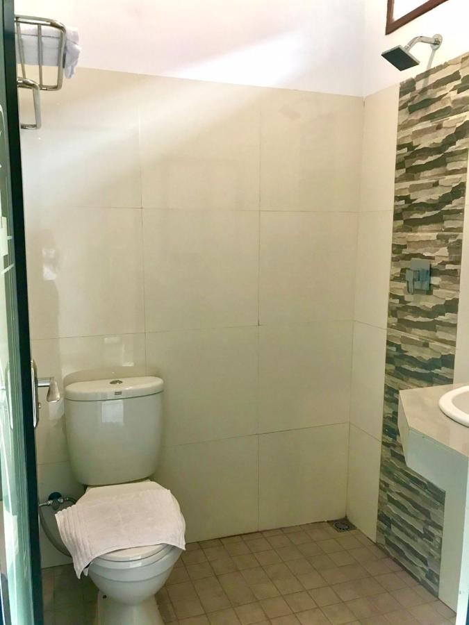Oasis Hotel Ampana Bagian luar foto